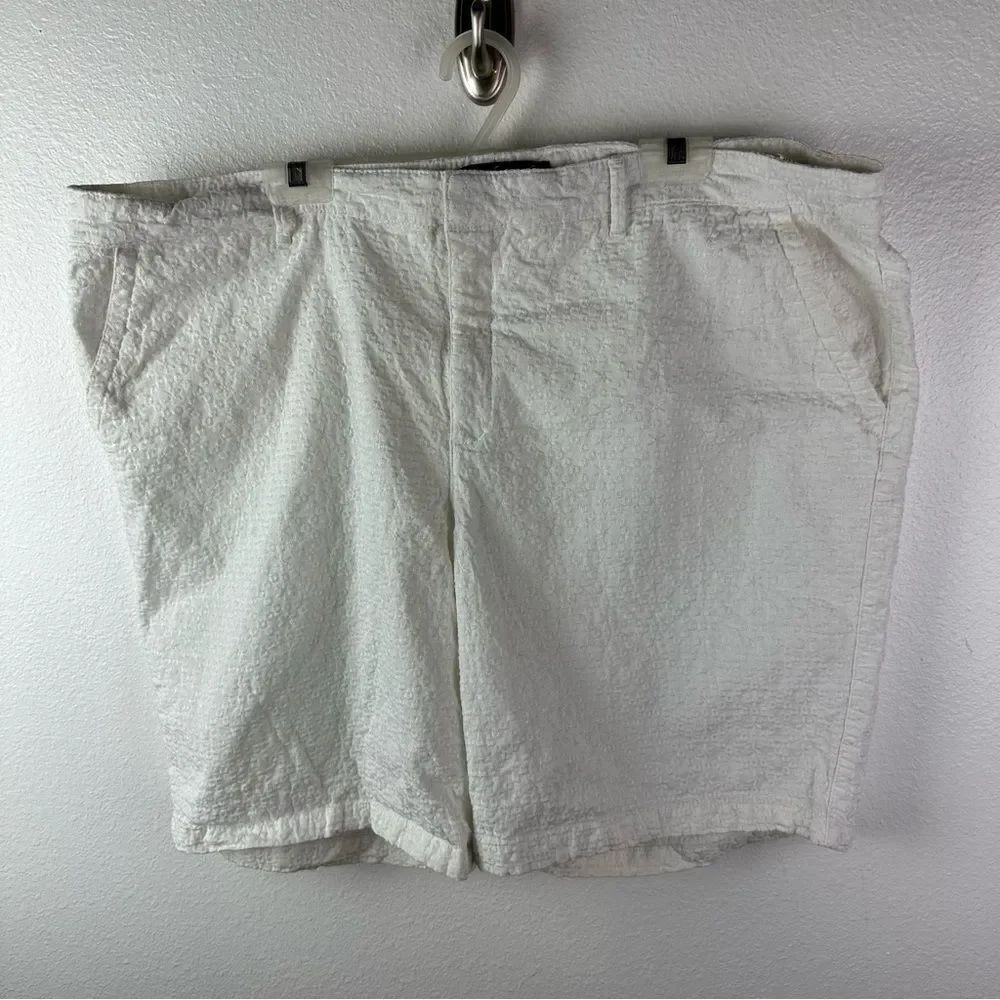 Gloria Vanderbilt‎ White Embroidered Eyelet Bermuda Shorts Size 24